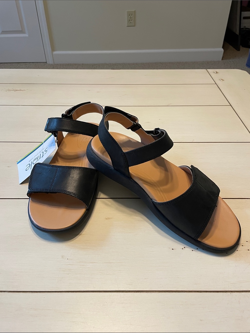 Strole Corfu Black Women’s Sandals size 8 New with Tags Leather !